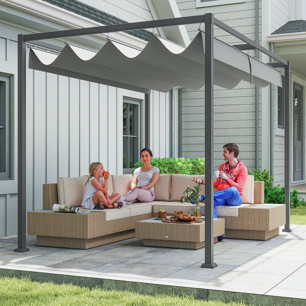Pergola grise sur terrasse, famille sous l'ombrage